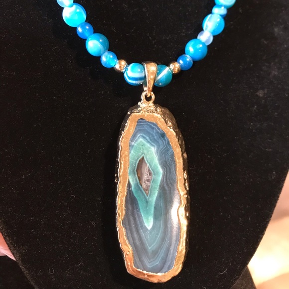 14 Kt Gold and blue agate necklace - Picture 2 of 5